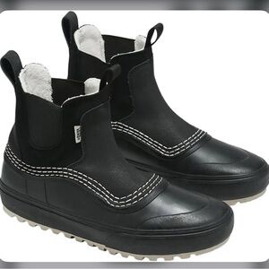 MTE Standard Mid Chelsea Snow Boot black/bone